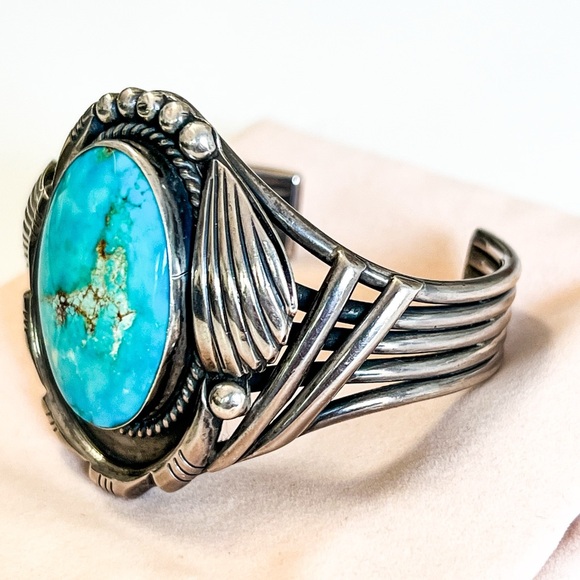 VTG Navajo artist Roy Vandever signed Turquoise set in silver cuff bracelet. - Picture 6 of 10